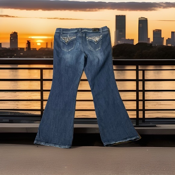 Vanity Dakota Jeans Women's *30x33 Tag Distressed Low Bootcut Blue Denim Stretch - Picture 1 of 4